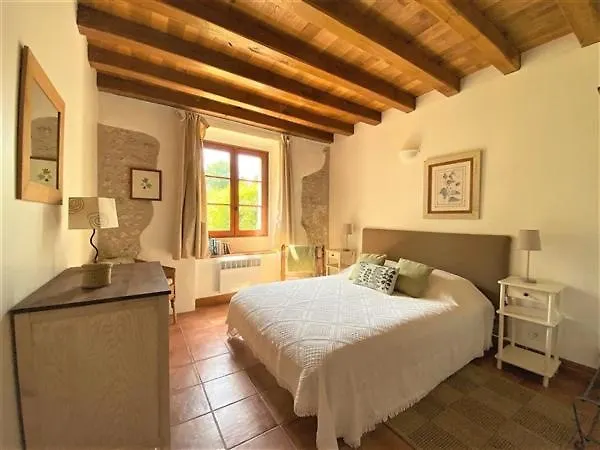 Les Glycines Country house