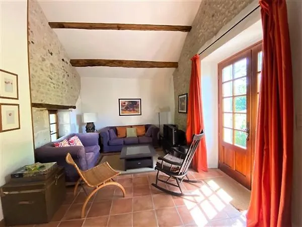 Les Glycines Country house *